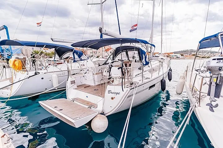 Sailboat for rent Betina at the best price