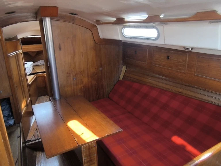 Yacht charter Arzal cheap Centurion 32