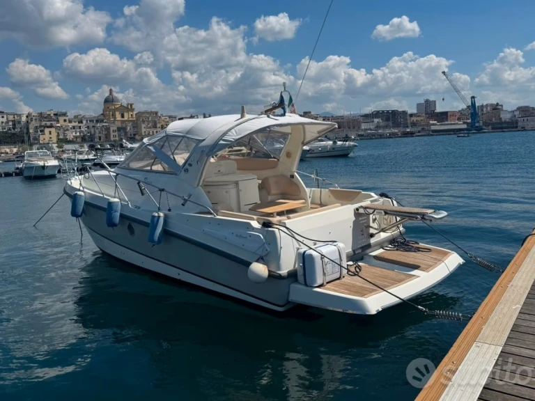 Boat rental Cranchi Zaffiro 32 in Gaeta on Samboat