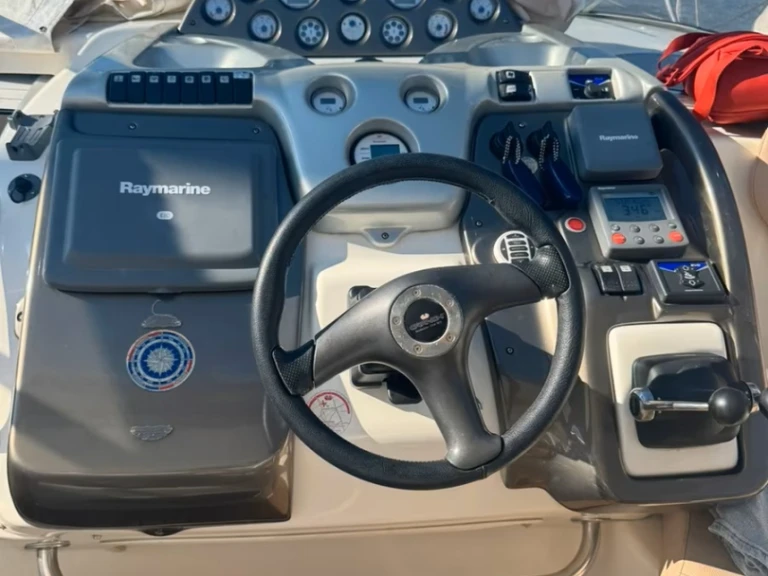 Rent a Cranchi Zaffiro 32 Gaeta