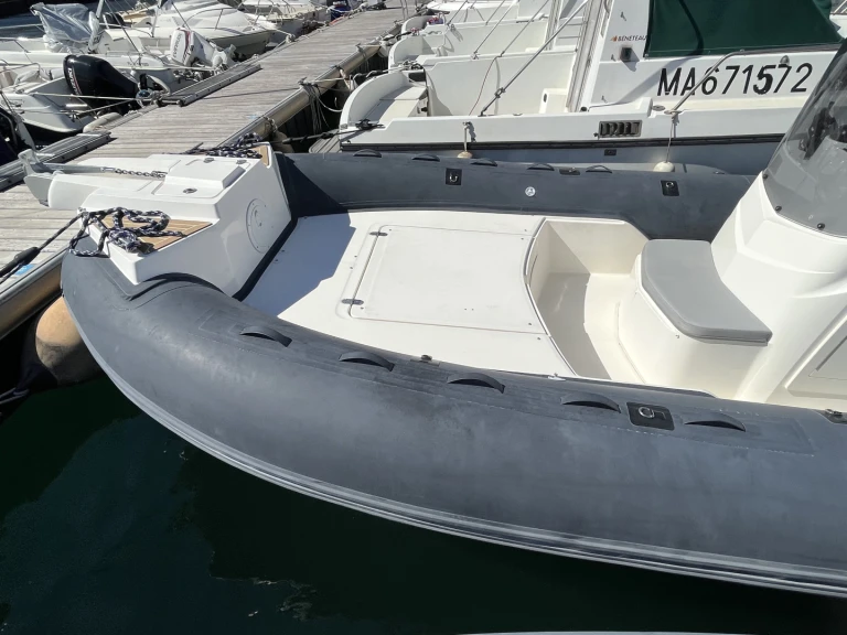 Yacht charter Marseille cheap Tempest 700