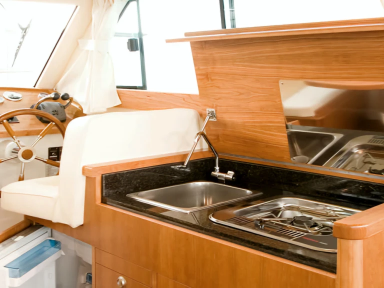 Starfisher 840 in Puerto Marina Benalmadena on SamBoat