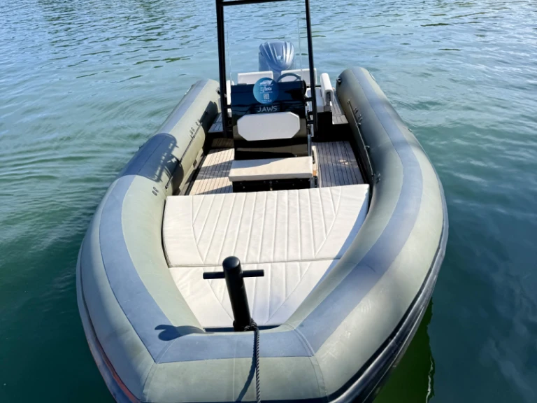 Sea Water Sea Water Phantom 230 in Combrit on SamBoat