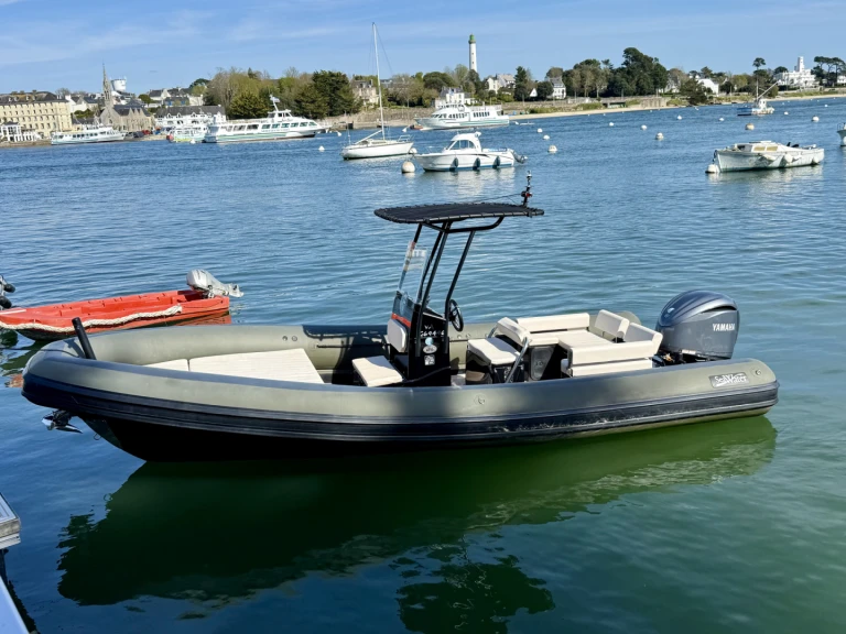 Rent a Sea Water Sea Water Phantom 230 Combrit