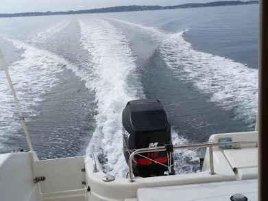 Motorboat rental with or without captain Quicksilver Lanton