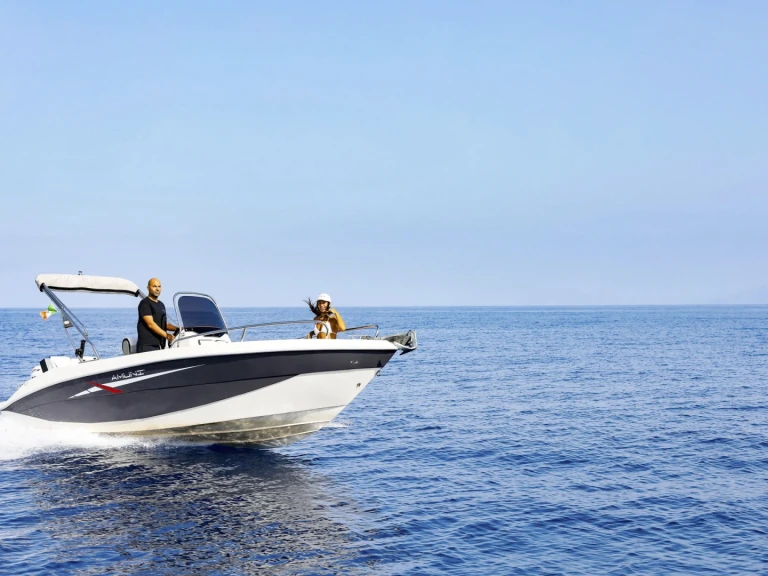 Motorboat for rent Taormina at the best price