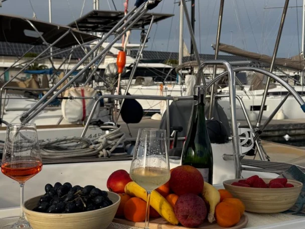 Bareboat Rental Sailboat Bavaria with a boat licence