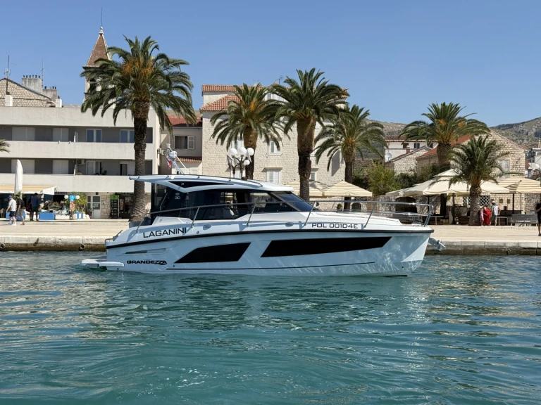 Motorboat for rent Trogir at the best price