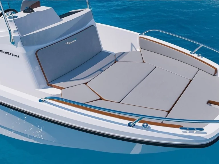 Rent a Bénéteau Flyer 6 SPACEdeck Sète