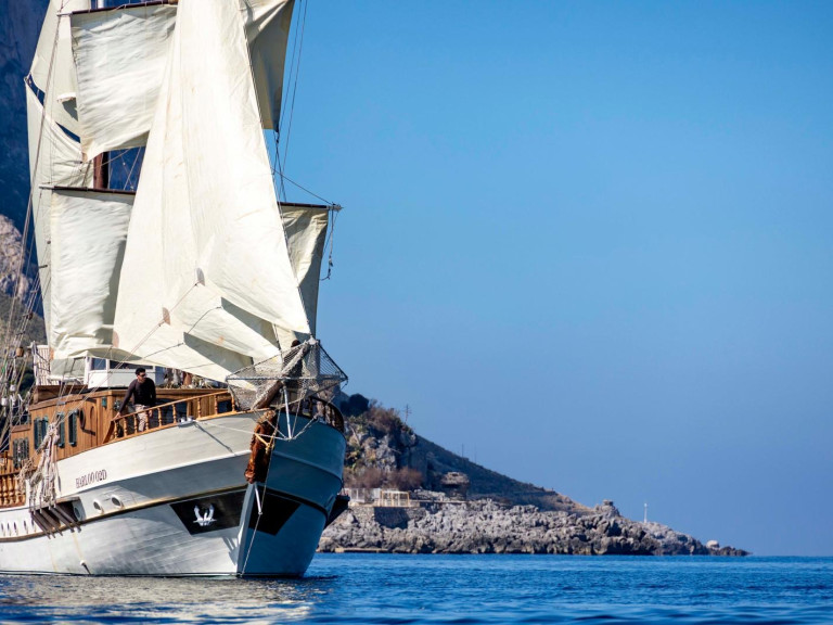 Sailboat rental with or without captain  Capo d'Orlando