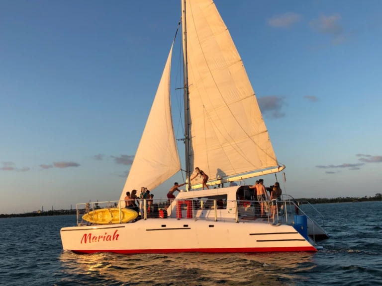 Yacht charter Miami Beach cheap 60