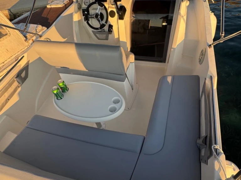 Motorboat for rent Muline at the best price