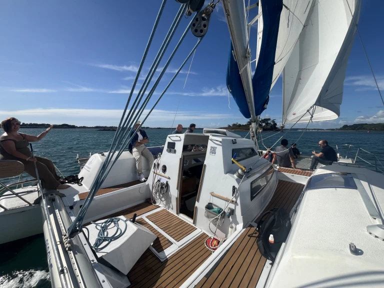 Rent a Edel Edel Cat 33 Baden