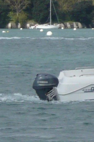 Quicksilver Quicksilver 435 Cabine in Marseille on SamBoat