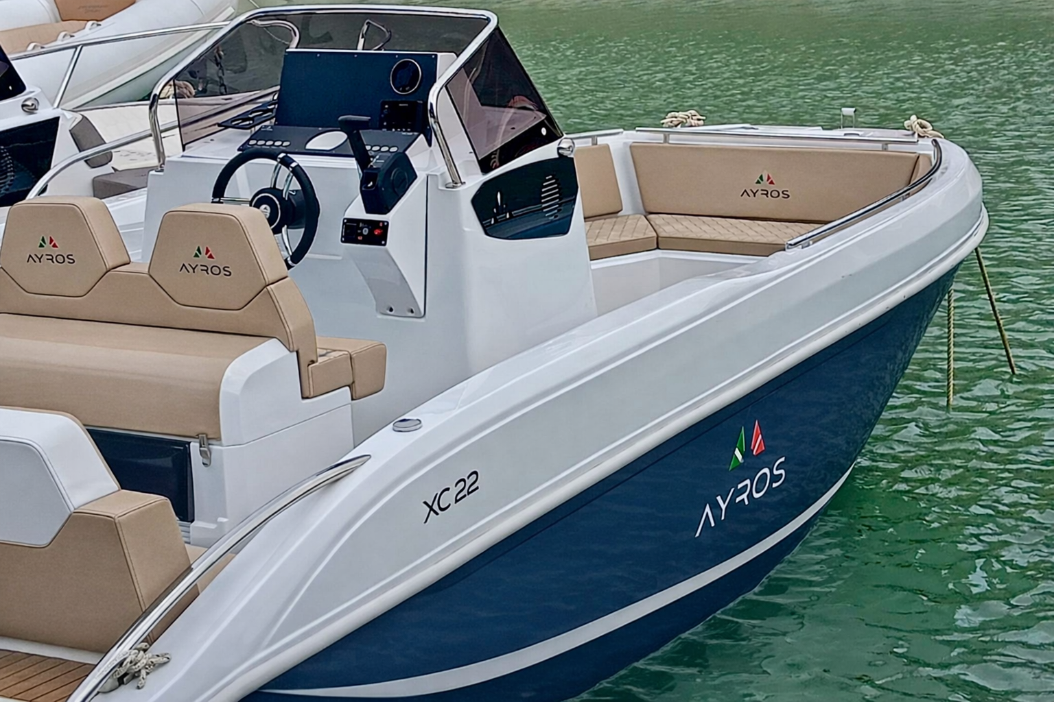 Bareboat Rental Motorboat ayros with a boat licence