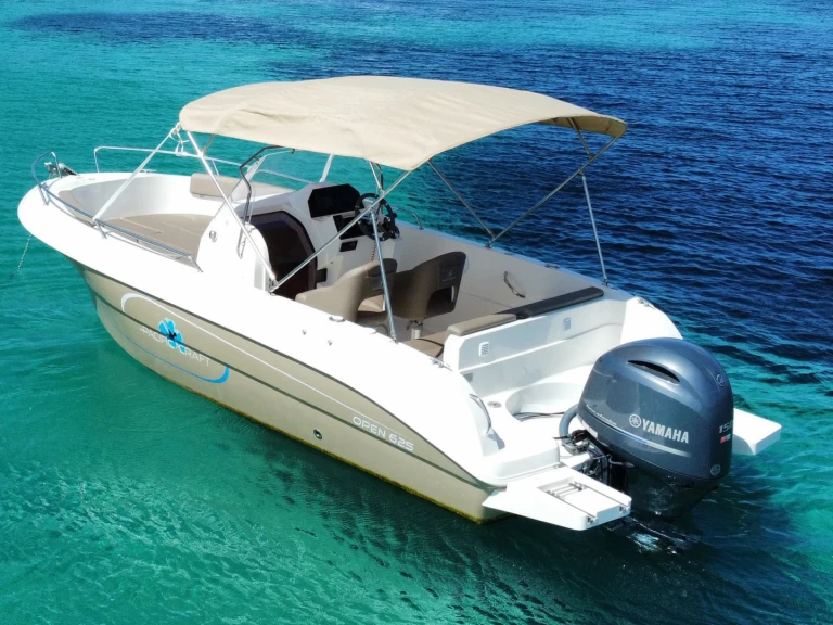 Boat rental Pacific Craft Pacific Craft 625 Open in Sant Antoni de Portmany on Samboat