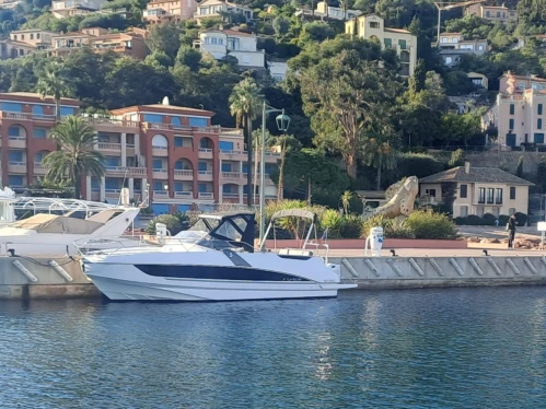 Bénéteau Flyer 8.8 SUNdeck charter bareboat or captained in  Mandelieu-la-Napoule