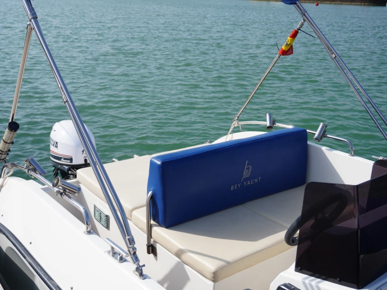 Motorboat rental in El Puerto de Santa María - Bey Yacht Bey 18