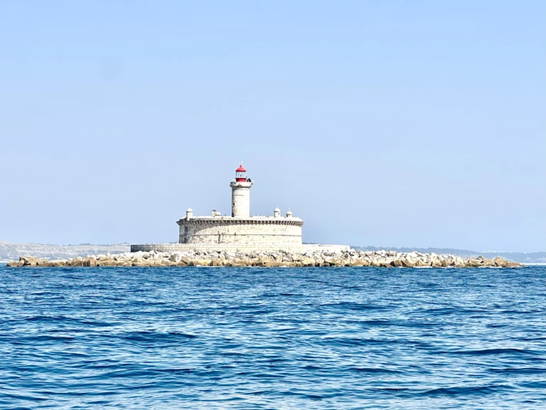 Sea-Doo GTI SE 170 AUDIO charter bareboat or captained in  Cascais