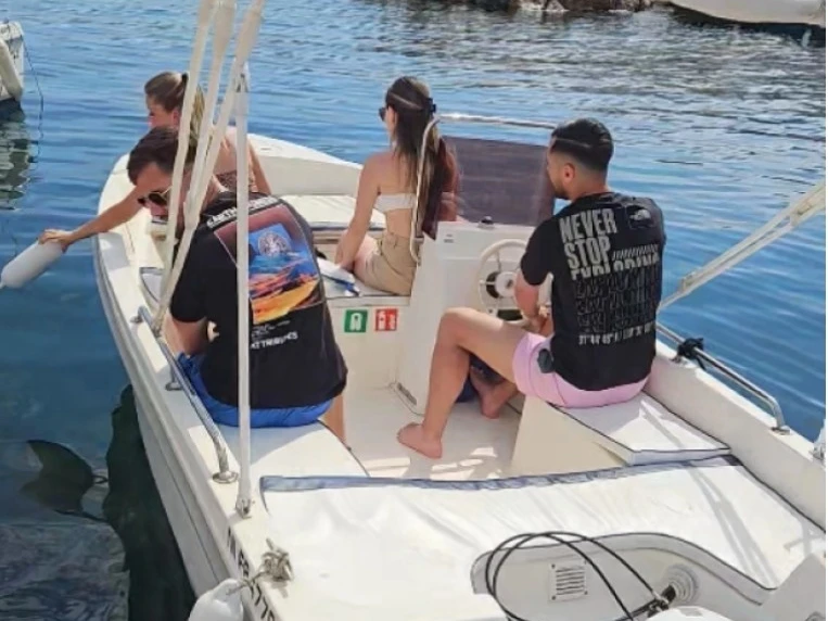 Motorboat for rent Cannes at the best price