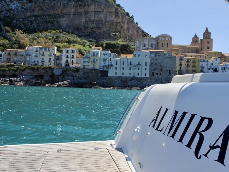 Motorboat for rent Cefalù at the best price