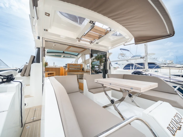Motorboat rental with or without captain Galeon Makarska