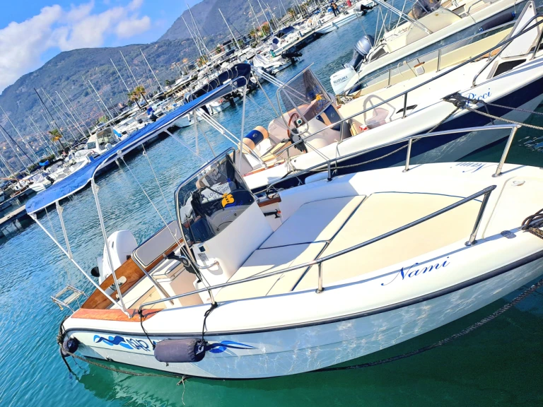 Motorboat rental with or without captain Ranieri La Spezia