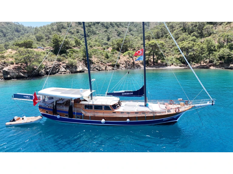Rent a  Esmeralda - Premium Gulet Fethiye
