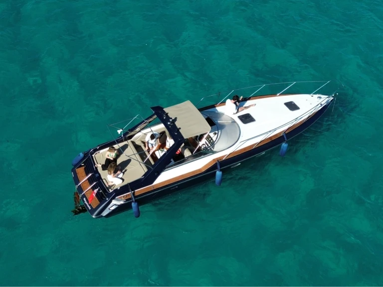Motorboat rental with or without captain Sunseeker Cannes