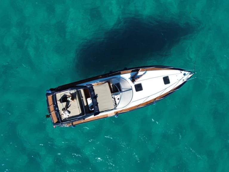 Yacht charter Cannes cheap Tomahawk 37