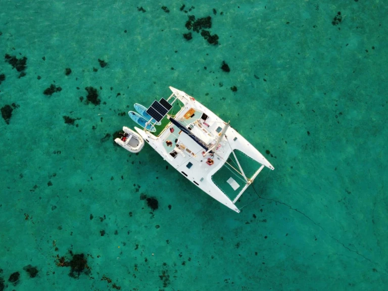 Yacht charter Punaauia cheap Louisiane