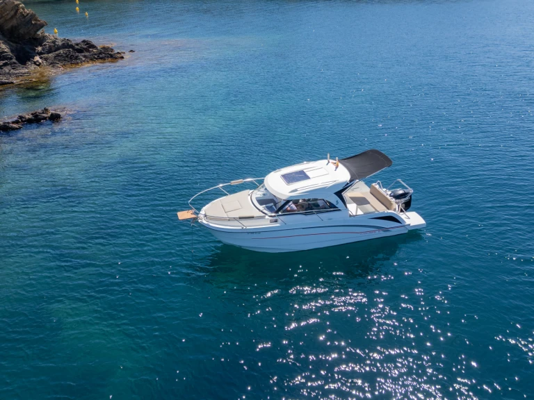 Rent a Bénéteau Antares 8 OB Cadaqués