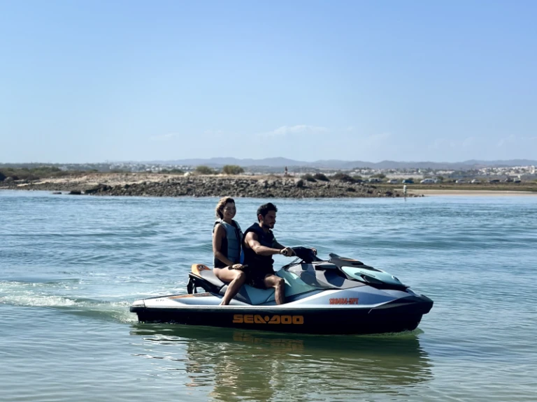 Jet ski rental in Cascais - Sea-Doo GTI se 170