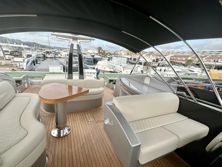 Bareboat Rental Motorboat Riva with a boat licence