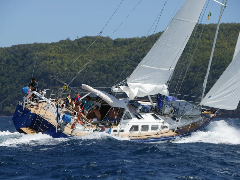 Yacht charter France cheap modèle unique grande croisière