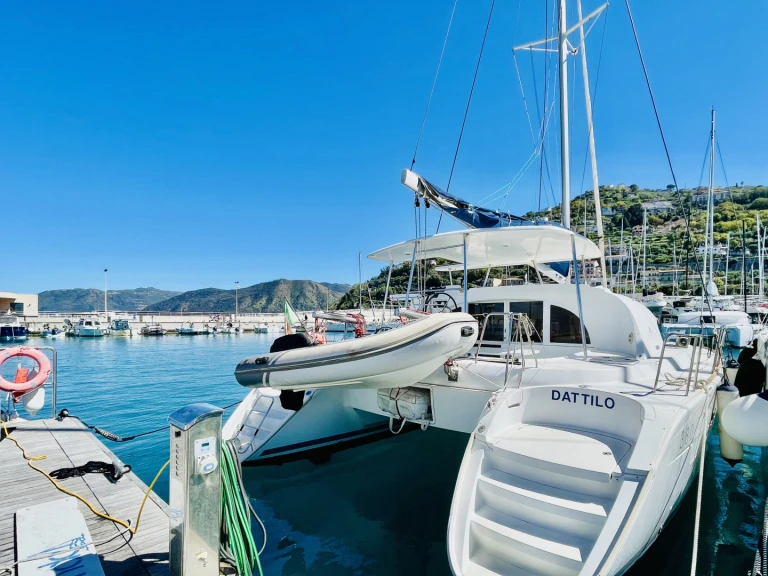 Yacht charter Marsala cheap Lagoon 380 S2