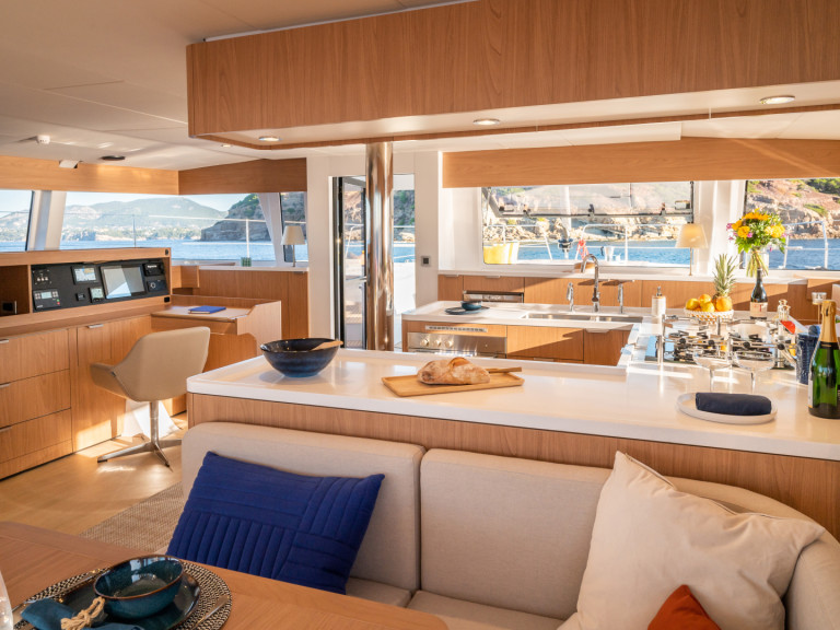 Boat rental Bali Bali 5.8 (4 cabins) in Port d'Andratx on Samboat