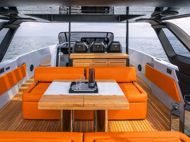 Motorboat rental with or without captain Cranchi Portisco