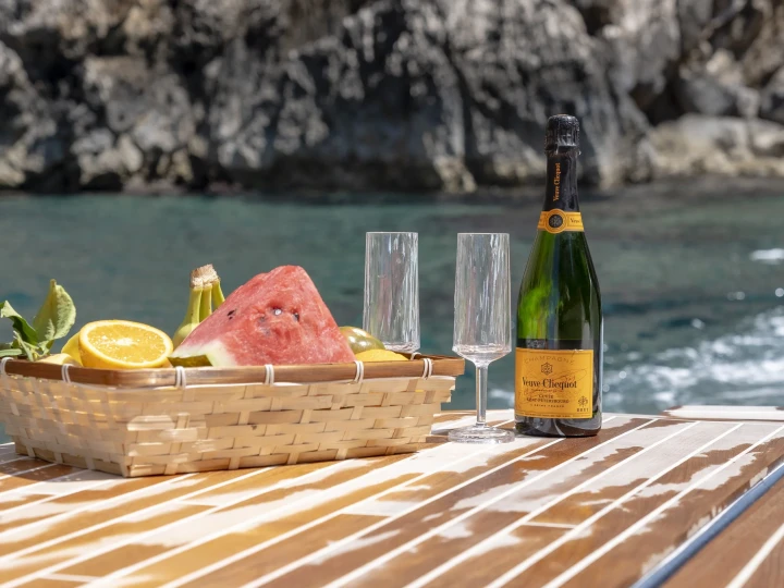 Bareboat Rental Motorboat Lilybaeum with a boat licence