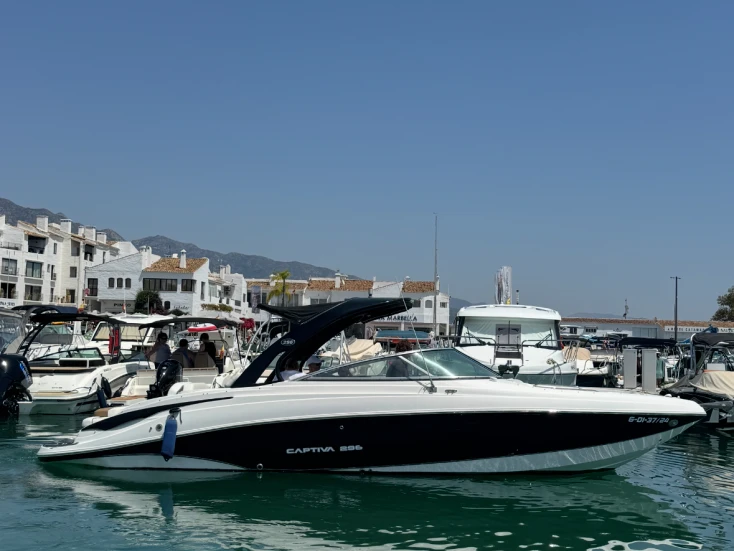 Motorboat rental with or without captain Rinker Marbella
