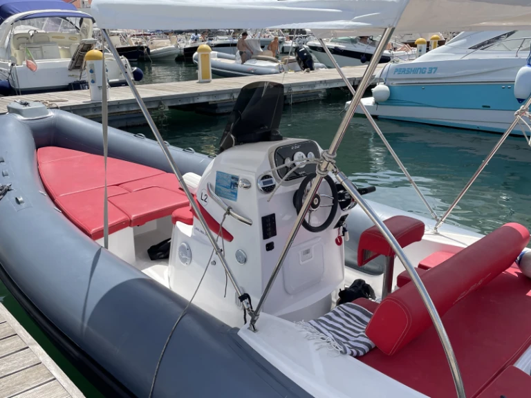 2 BAR 2 BAR 620 charter bareboat or captained in  Sorrento