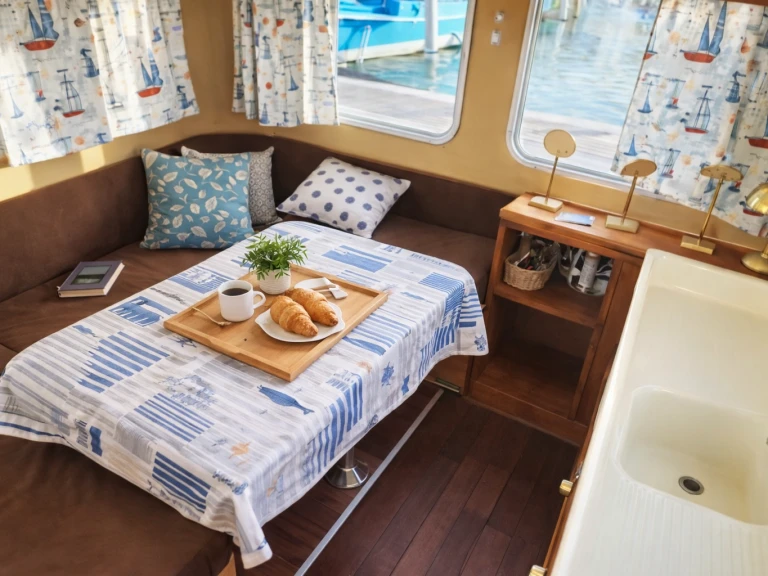 Boat rental Locaboat Locaboat 935 in Saint-Jean-de-Losne on Samboat