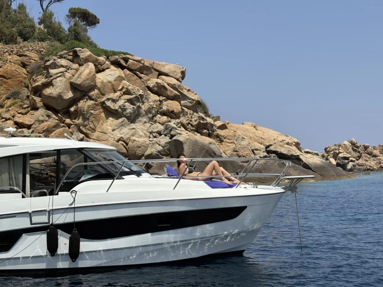 Motorboat rental with or without captain Bénéteau Argentario