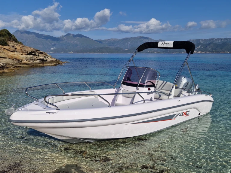 Motorboat for rent Saint-Florent at the best price