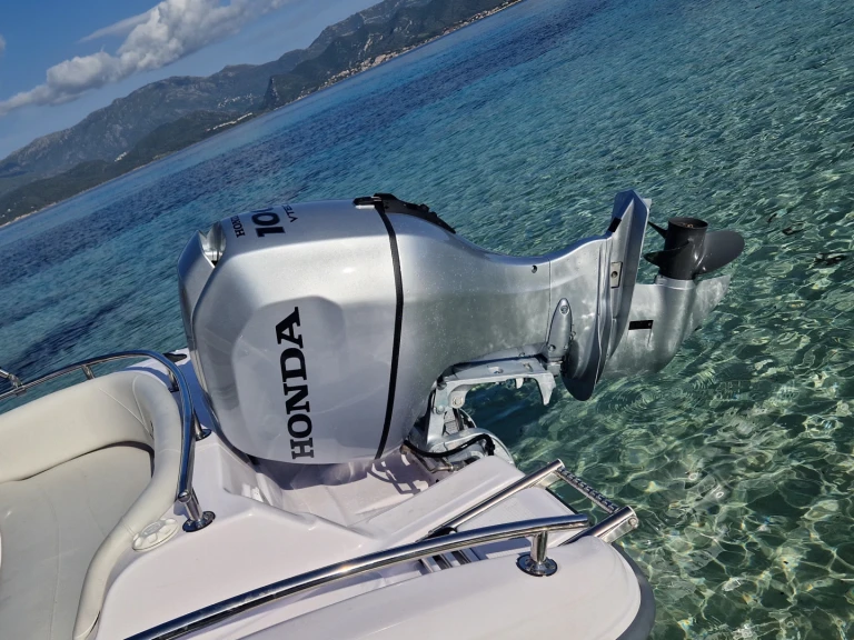 4XC H19CC in Saint-Florent on SamBoat