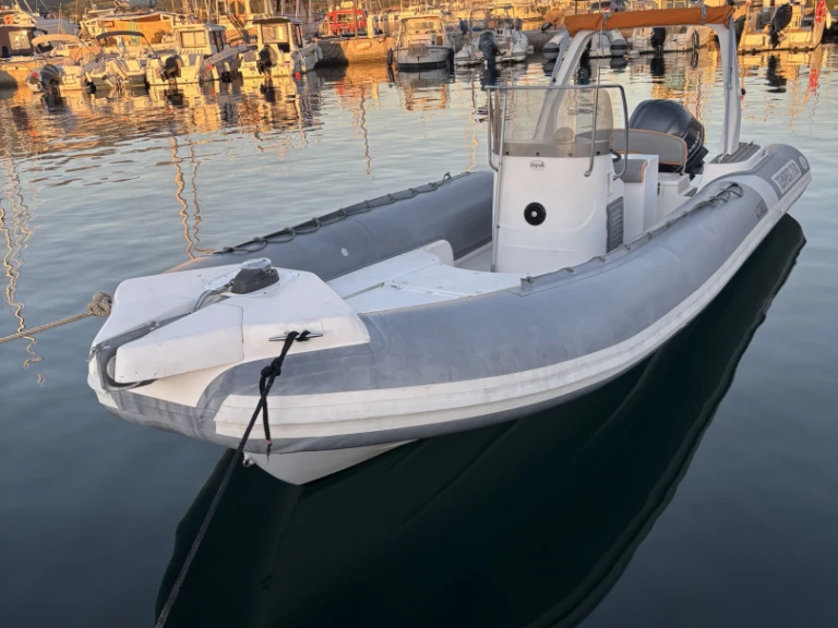 Rent a Capelli Tempest 750 Bonifacio