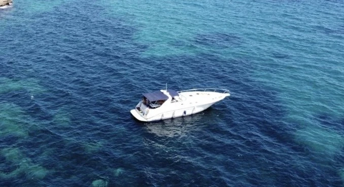 Motorboat for rent Las Tres Cales at the best price