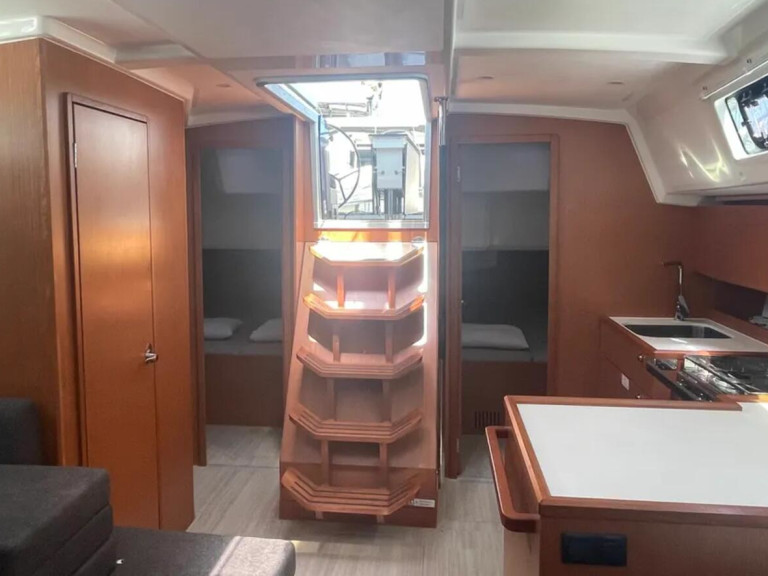 Sailboat for rent Paros (Island) at the best price