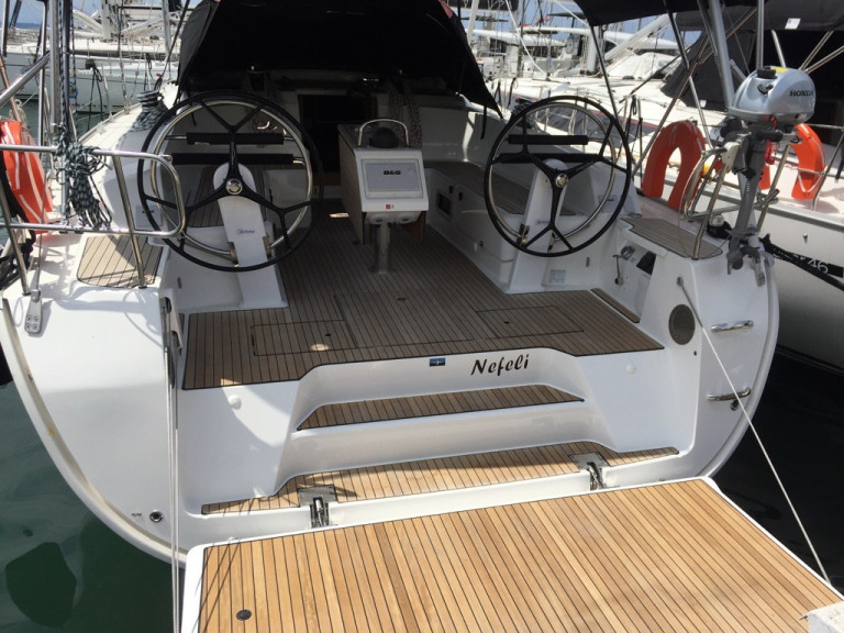 Sailboat rental in Skiathos - Bavaria Cruiser 46
