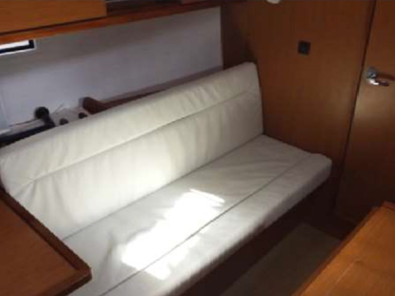 Bareboat Rental Sailboat Bavaria with a boat licence